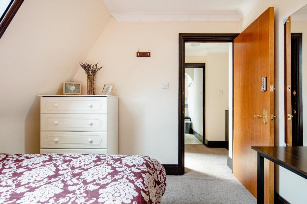 Double Room 2 Mins From Station Belvedere Exterior foto